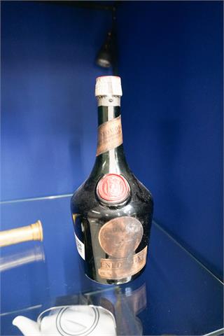 1 alte Flasche "Dom Benedictine"