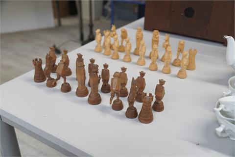 1 Posten handgeschnitzte Schachfiguren