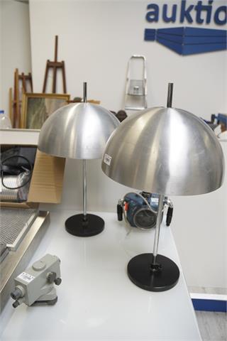 2 Tischlampen "Staff" mit 1 Aluleiter-Schirm, ohne Kabel