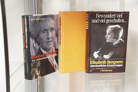 2 signierte Bücher: Alice Schwarzer "Marion Dönhoff" signiert von Marion Dönhoff und Erich von Däniken