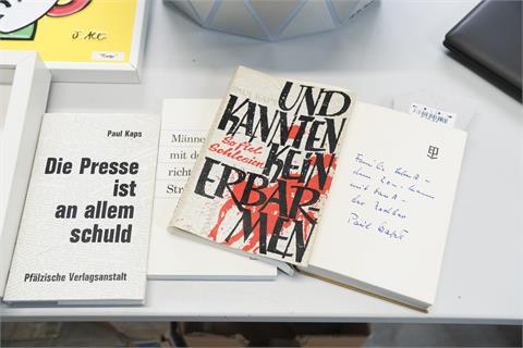 1 signiertes und gewidmetes Buch - Paul Kaps "So fiel Schlesien", sehr selten