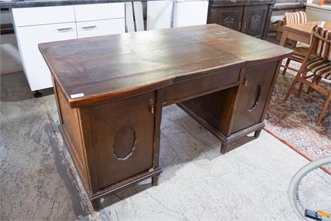 1 alter Schreibtisch