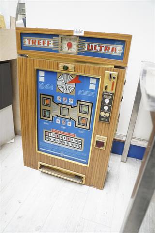 1 alter Spielautomat "Trett Ultra"